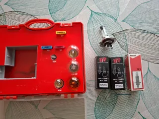 Kit Fusibles y Bombillas Coche