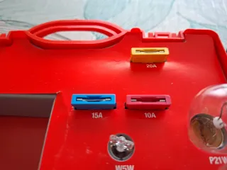 Kit Fusibles y Bombillas Coche