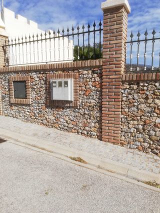 Muros de piedra natural y mampostería