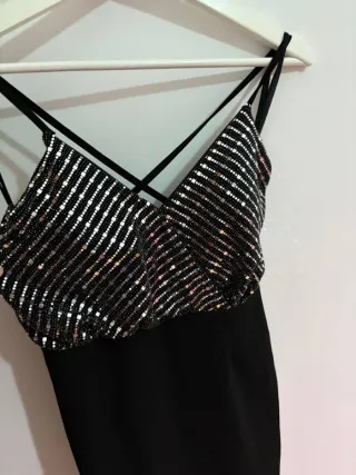 Vestido corto lentejuelas negro y plata