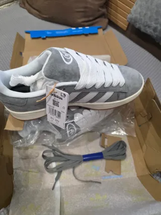 Zapatillas Adidas Campus Grises y Blancas