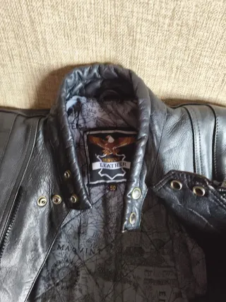 Cazadora cuero metalera hombre. Yo mido 1'70