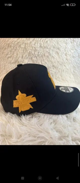 Gorra New Era 9FORTY Angeles Negra Dorada