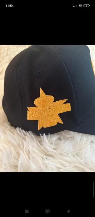 Gorra New Era 9FORTY Angeles Negra Dorada