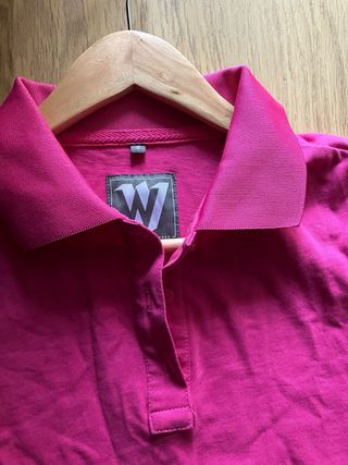 Vestido polo rosa con volantes