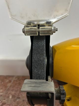 Amoladora de banco / esmeril ECTRAM 150 mm