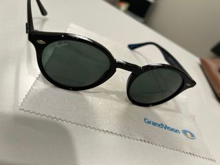 Occhiali da sole Ray Ban RB2180 neri unisex