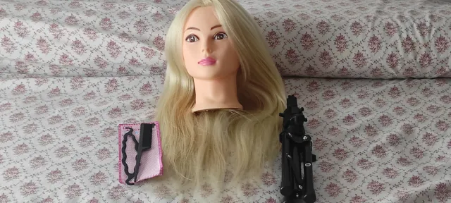 Cabeza de peluquería con trípode