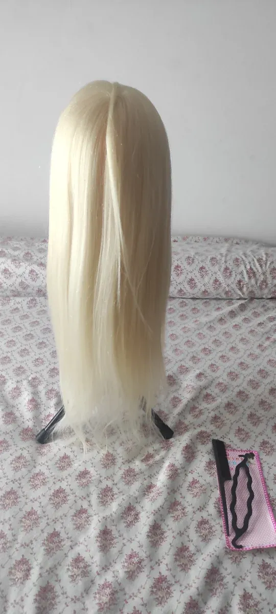 Cabeza de peluquería con trípode