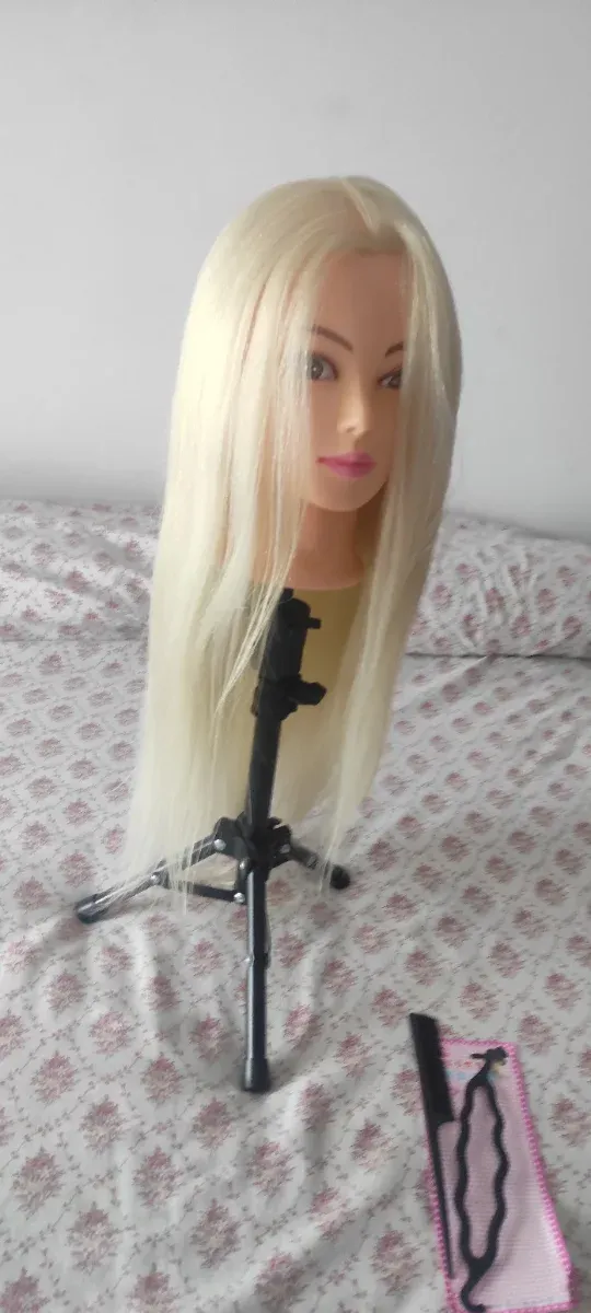 Cabeza de peluquería con trípode