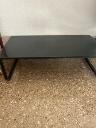 Mesa baja de cristal y metal