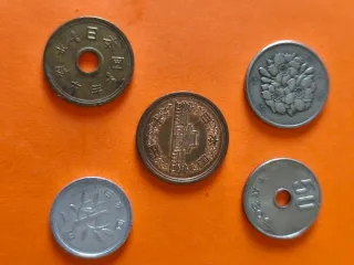 Monedas Japonesas Varias