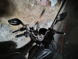 Maxiscooter Negra Honda PCX