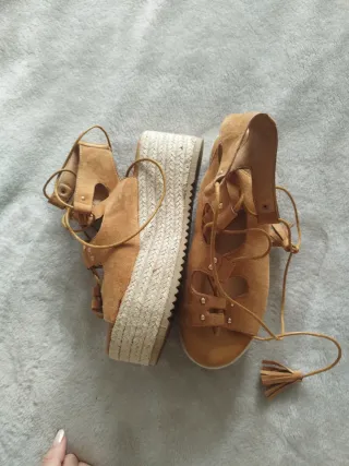 Sandalias Beige/Marrón Sin Usar