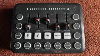 Mezclador de sonido con luces LED multicolor