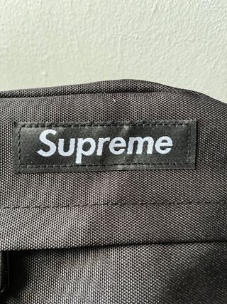 Bandolera Supreme Negra Con Correa Ajustable Nueva