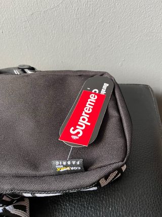 Bandolera Supreme Negra Con Correa Ajustable Nueva