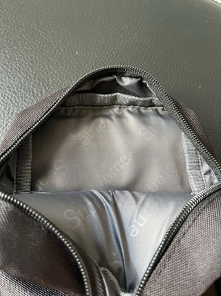 Bandolera Supreme Negra Con Correa Ajustable Nueva