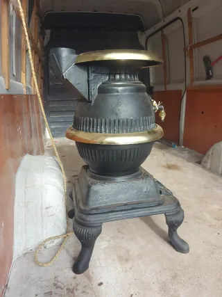 Estufa de leña antigua