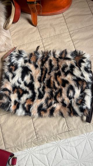 Bolso de paja tejido con flecos. Varios precios.