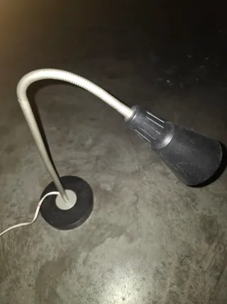 Lámpara de mesa flexible plata y negro