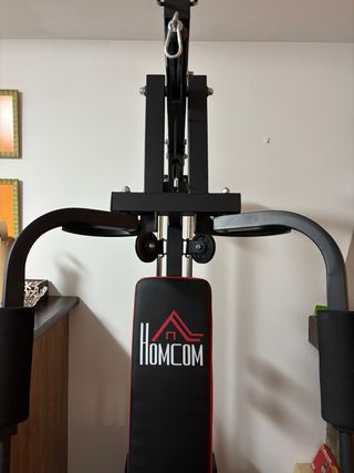 Máquina de gimnasio con poleas