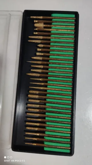 Juego de brocas diamante.