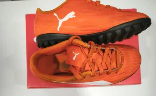 Botas de fútbol Puma multitaquitos Naranja