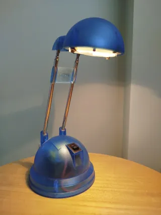 Lámpara de escritorio azul