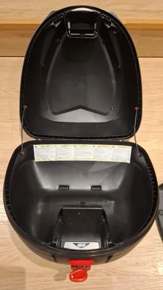 Maleta Baúl Moto Givi 37l  aprox