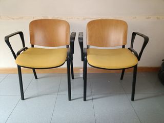 2 Sillas de madera y metal