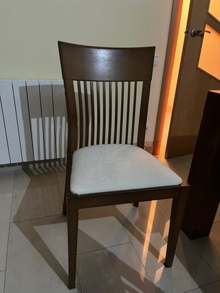 Mesa comedor y 4 sillas madera