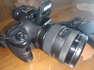 Cámara Sony SLT-A58 + Objetivo + Bolso y Accesorio