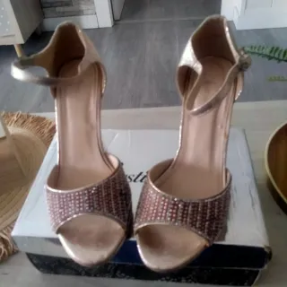 Zapatos de fiesta plateados