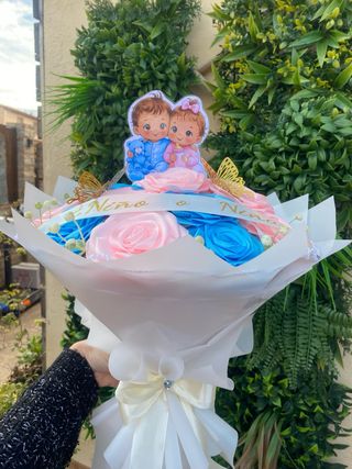 Regala un ramo para revelación sorpresa