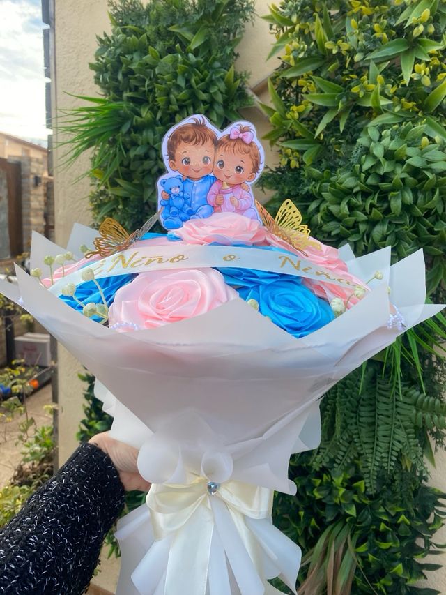 Regala un ramo para revelación sorpresa