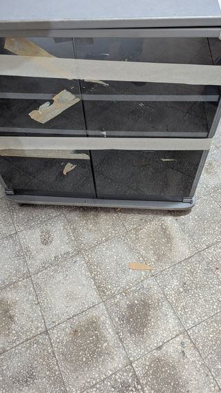 Tavolino TV/Bar con ripiani in vetro