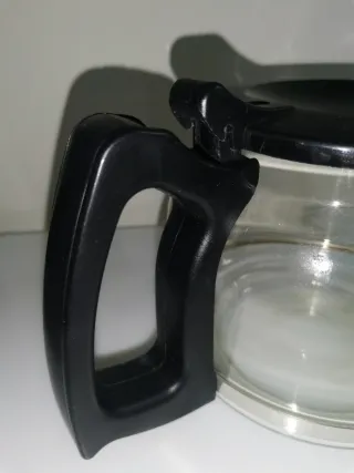 Jarra Cafetera Ufesa Vidrio y Negro