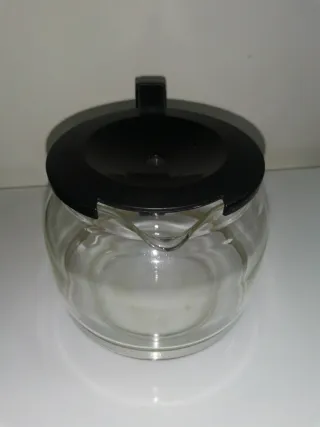 Jarra Cafetera Ufesa Vidrio y Negro