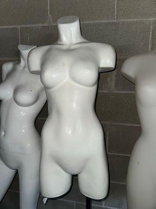 Maniquí Torso Femenino Blanco con Soporte | white