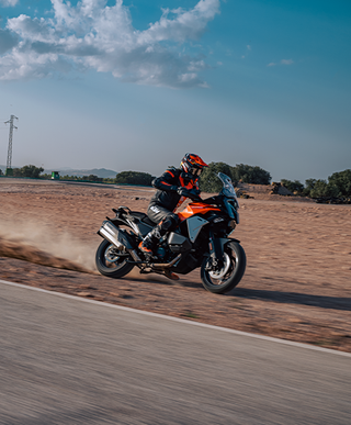 KTM 1390 SUPER ADVENTURE S 2026