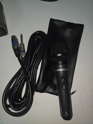 Micrófono Eikon DM220 Dinámico Vocal