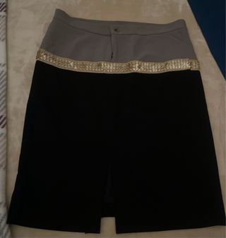 Falda mujer negra con detalle dorado