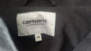 Chaqueta Carhartt tipo poncho negra