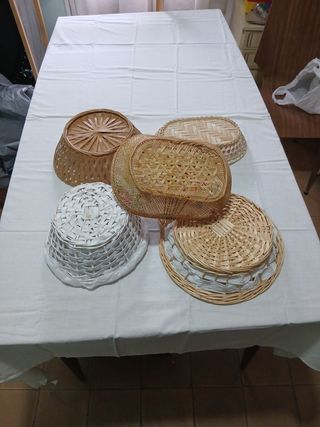 Cestas de mimbre y tela