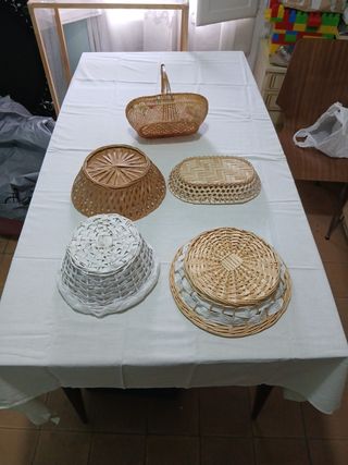 Cestas de mimbre y tela