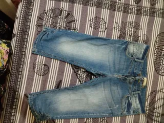 Bermuda vaquera descaderada