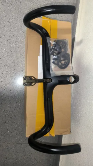 Manillar carbono integrado Black Inc