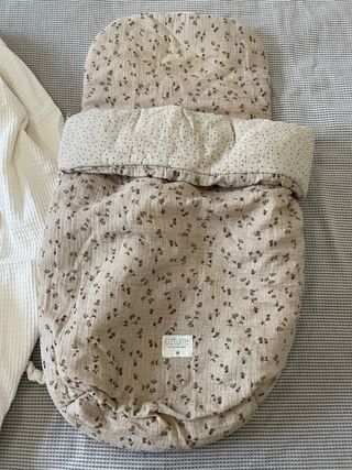 Saco capazo Uzturre + bolso floral + cubrecapazo