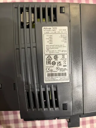 Variador de Frecuencia Altivar 320 Schneider